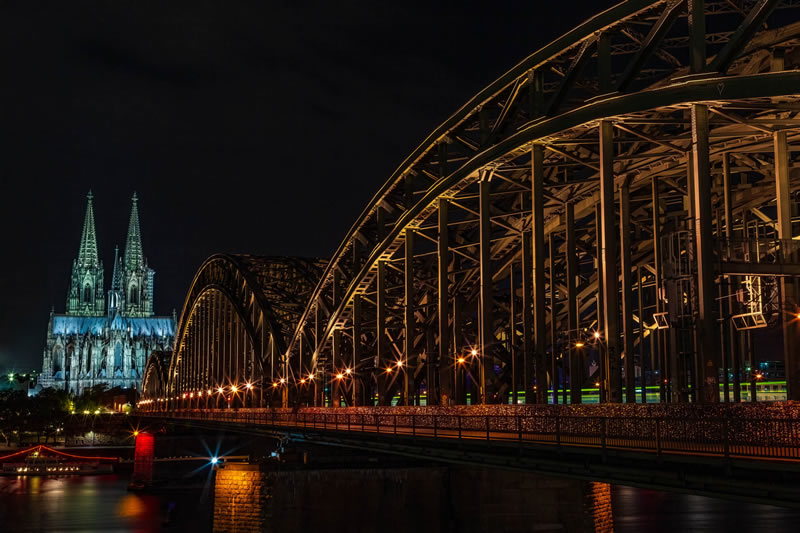 Hohenzollern Bridge by Stino Scaletta